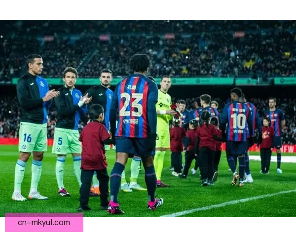 对话巴萨高层红蓝马年中国年味