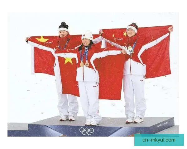 冬奥中国队再勇夺混团铜牌荣光