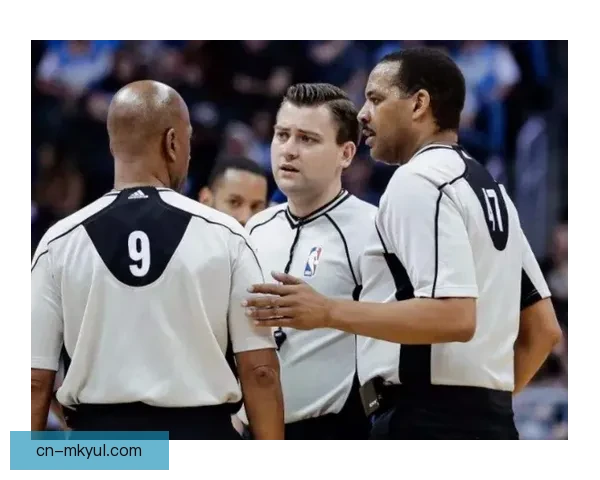 加拉塔萨雷奋勇裁判判罚争议 加拉塔萨雷奋勇裁判判罚争议